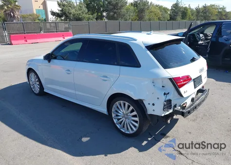 2017 Audi A3 E-Tron 1.4T Premium из США, поврежденный, VIN WAUUPBFF1HA111051